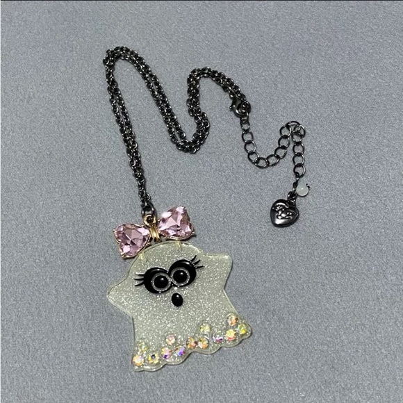 Betsey Johnson Halloween Glittery Ghost With A Pink Bow Boo To You Necklace NWT - Picture 3 of 9